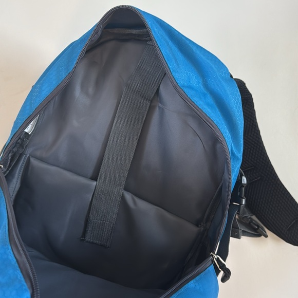 RSVP Cruises backpack Bag Zipper lots of zipper pocket - Picture 4 of 6